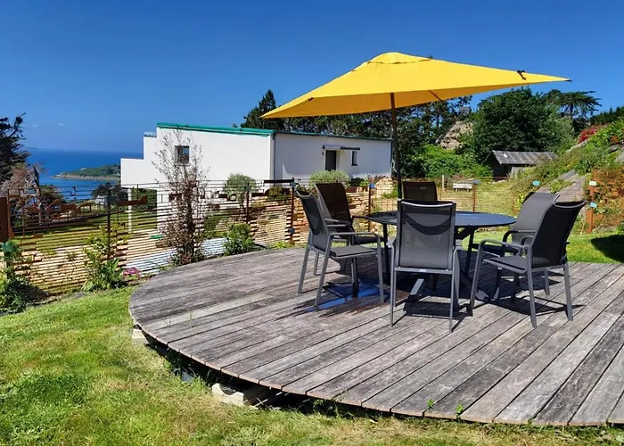 La Boite A Coucou, Appartement Pour 6 Personnes, Avec Jardin , Vue Mer, A 400 M De La Plage Pors Mabo